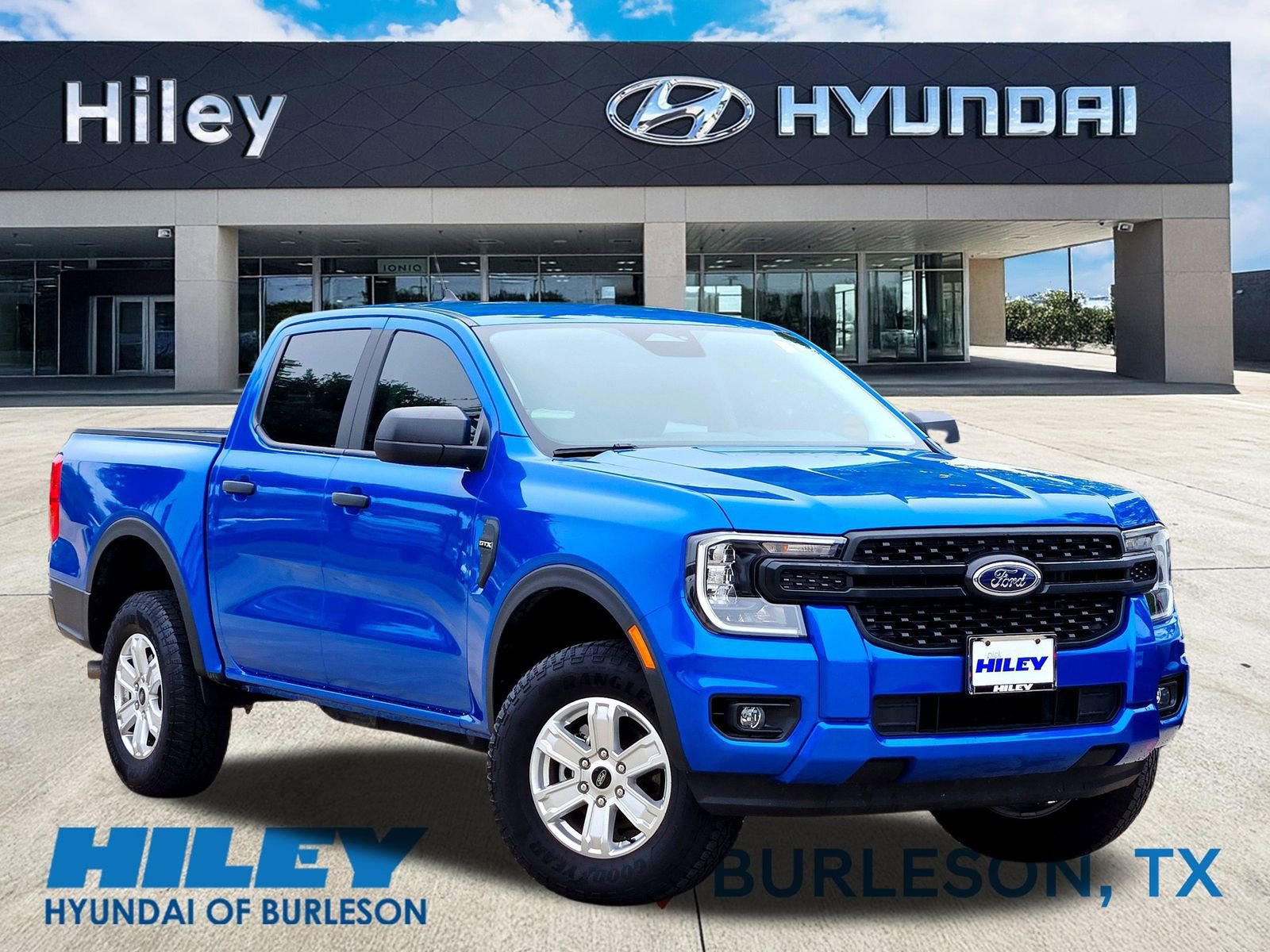 Used 2025 Ford Ranger XL image 2