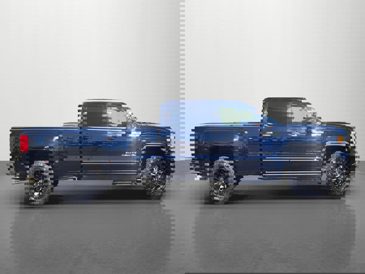 Used 2015 GMC Sierra 3500 Denali w/ Duramax Plus Package image 3