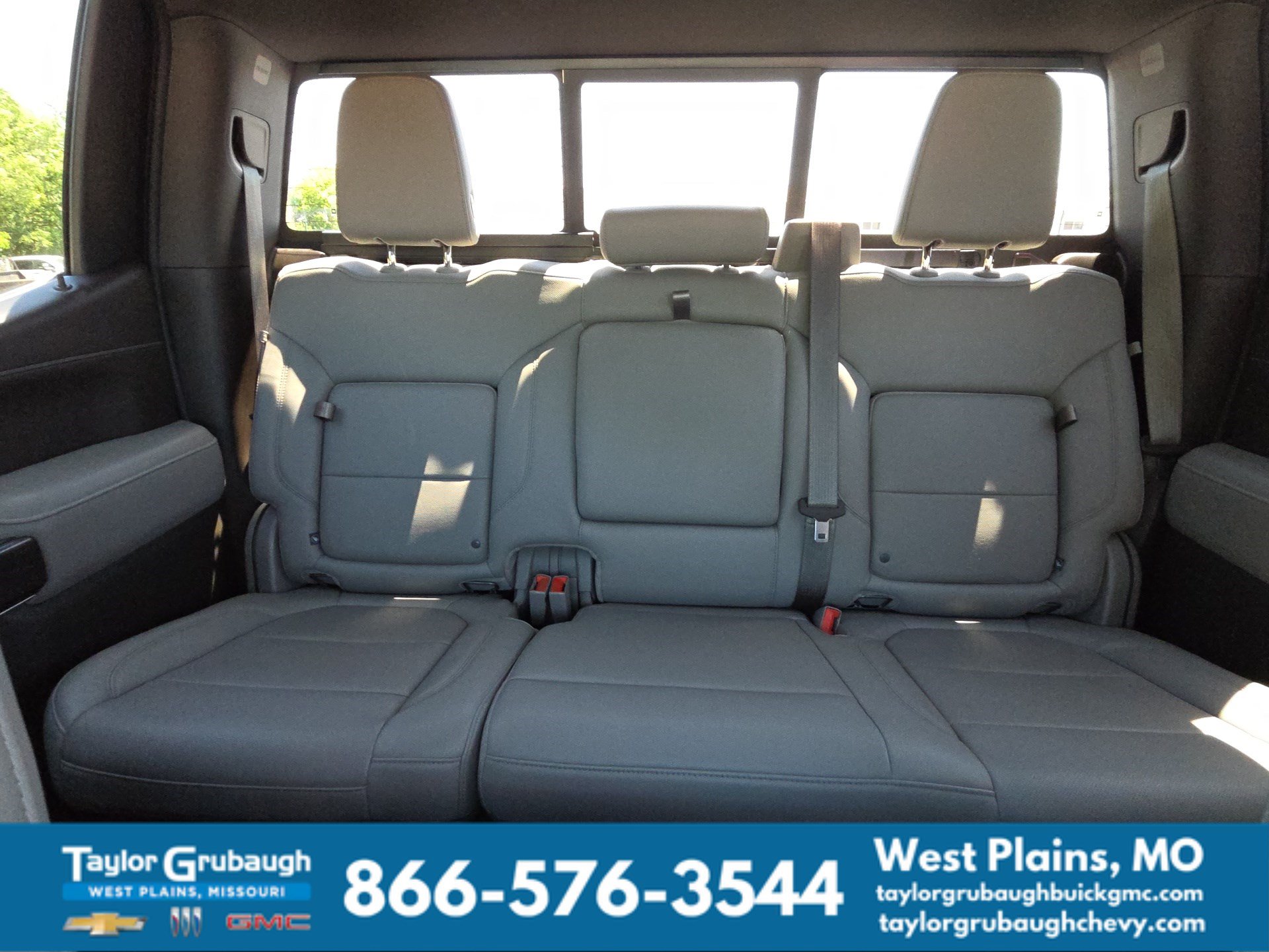 Used 2021 Chevrolet Silverado 1500 LTZ w/ Z71 Off-Road Package AWD/4WD image 27