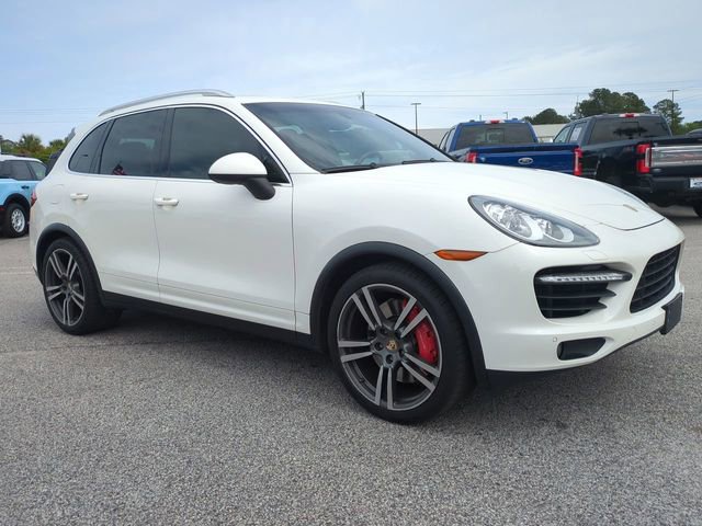 Used 2011 Porsche Cayenne Turbo image 2
