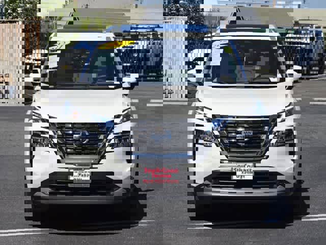 Used 2021 Nissan Rogue SL image 3