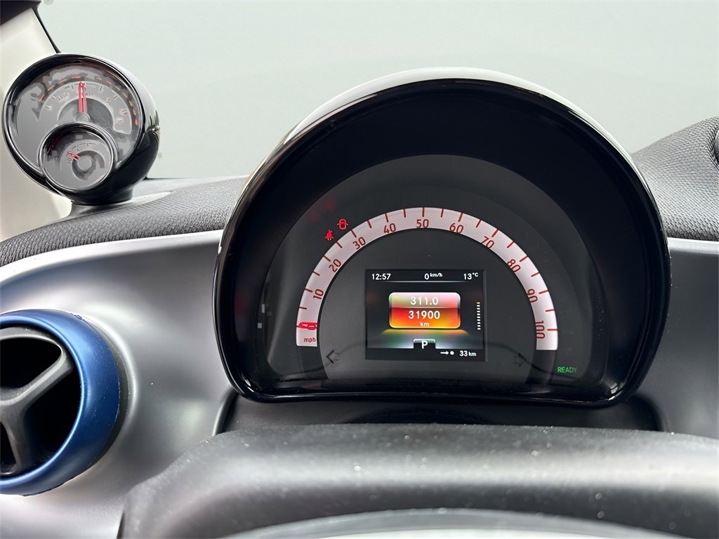 Used 2019 smart fortwo electric drive image 15