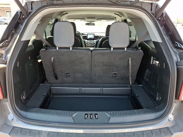 Used 2021 Ford Explorer XLT w/ Equipment Group 202A AWD/4WD image 29