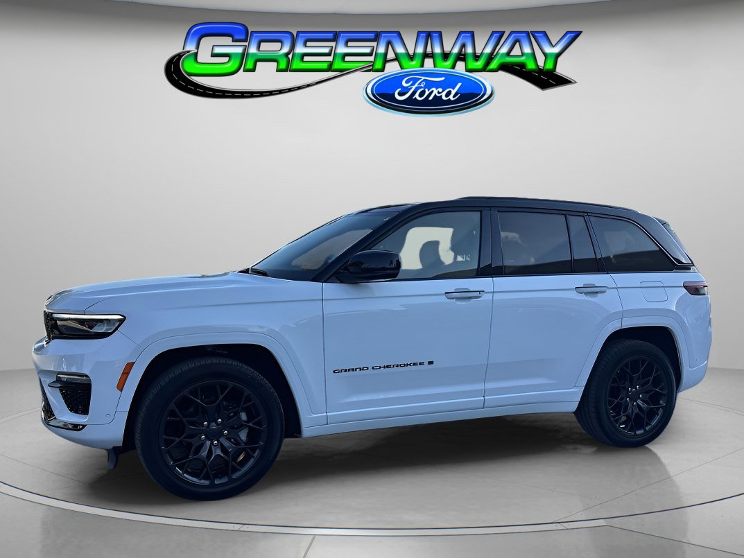Used 2025 Jeep Grand Cherokee Summit image 1