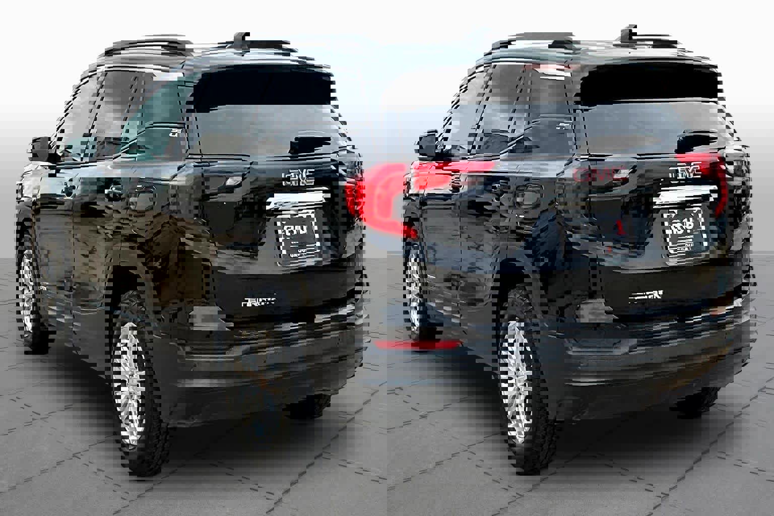 Used 2019 GMC Terrain SLE w/ Driver Convenience Package image 12