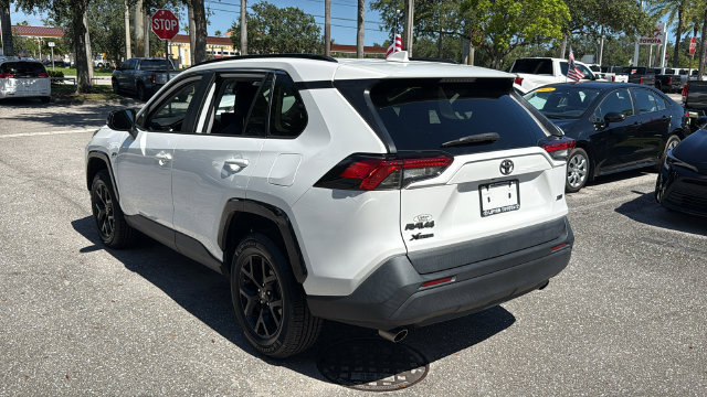Used 2022 Toyota RAV4 XLE FWD image 5