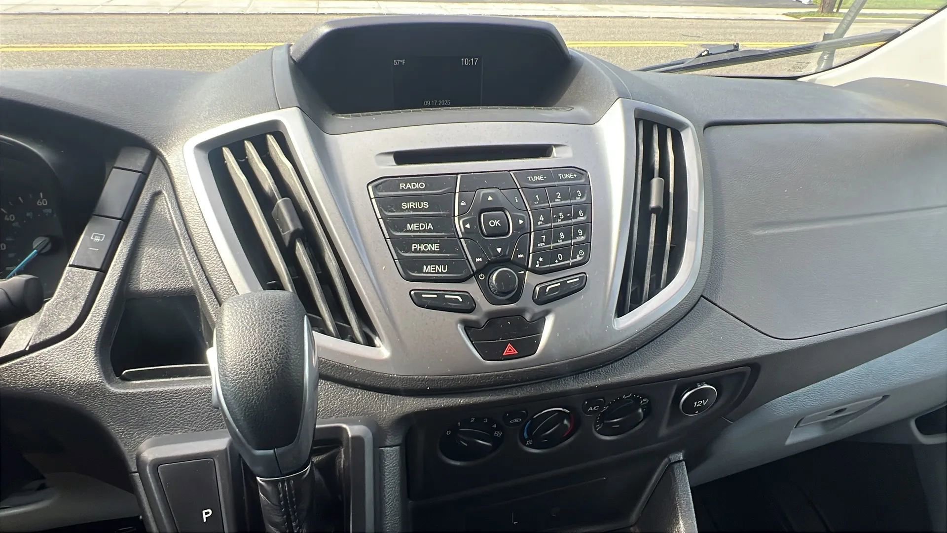 Used 2018 Ford Transit 350 XLT image 17