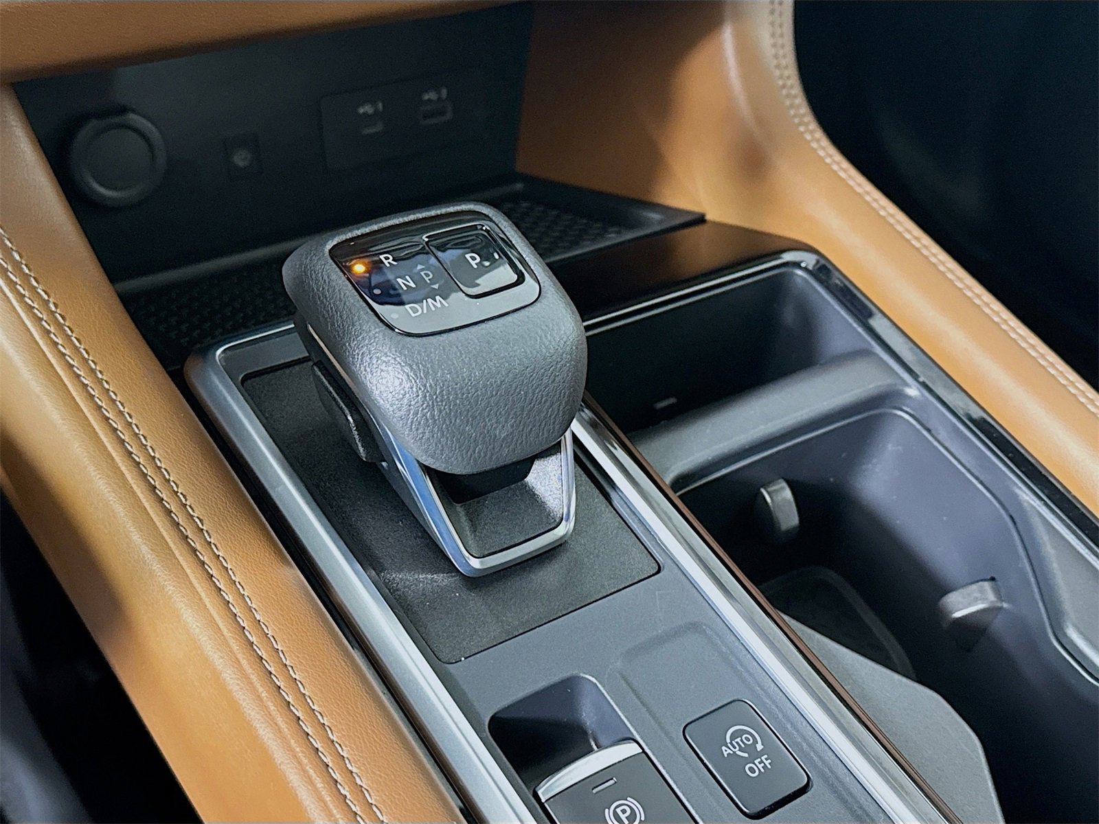 Used 2023 Nissan Pathfinder Platinum image 14