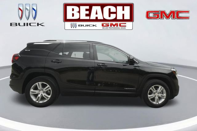 Used 2023 GMC Terrain SLE w/ Driver Convenience Package FWD image 2