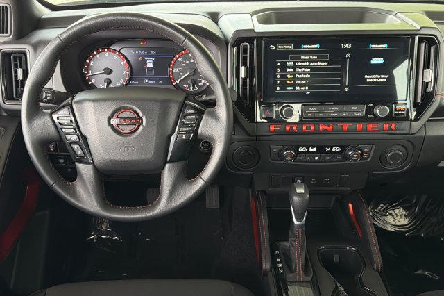 Used 2025 Nissan Frontier Pro-X RWD image 17