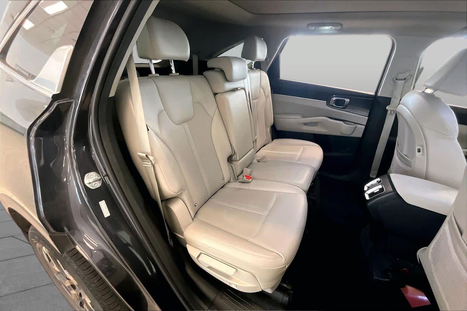 Used 2025 Kia Sorento S w/ Panoramic Sunroof Package AWD/4WD image 20