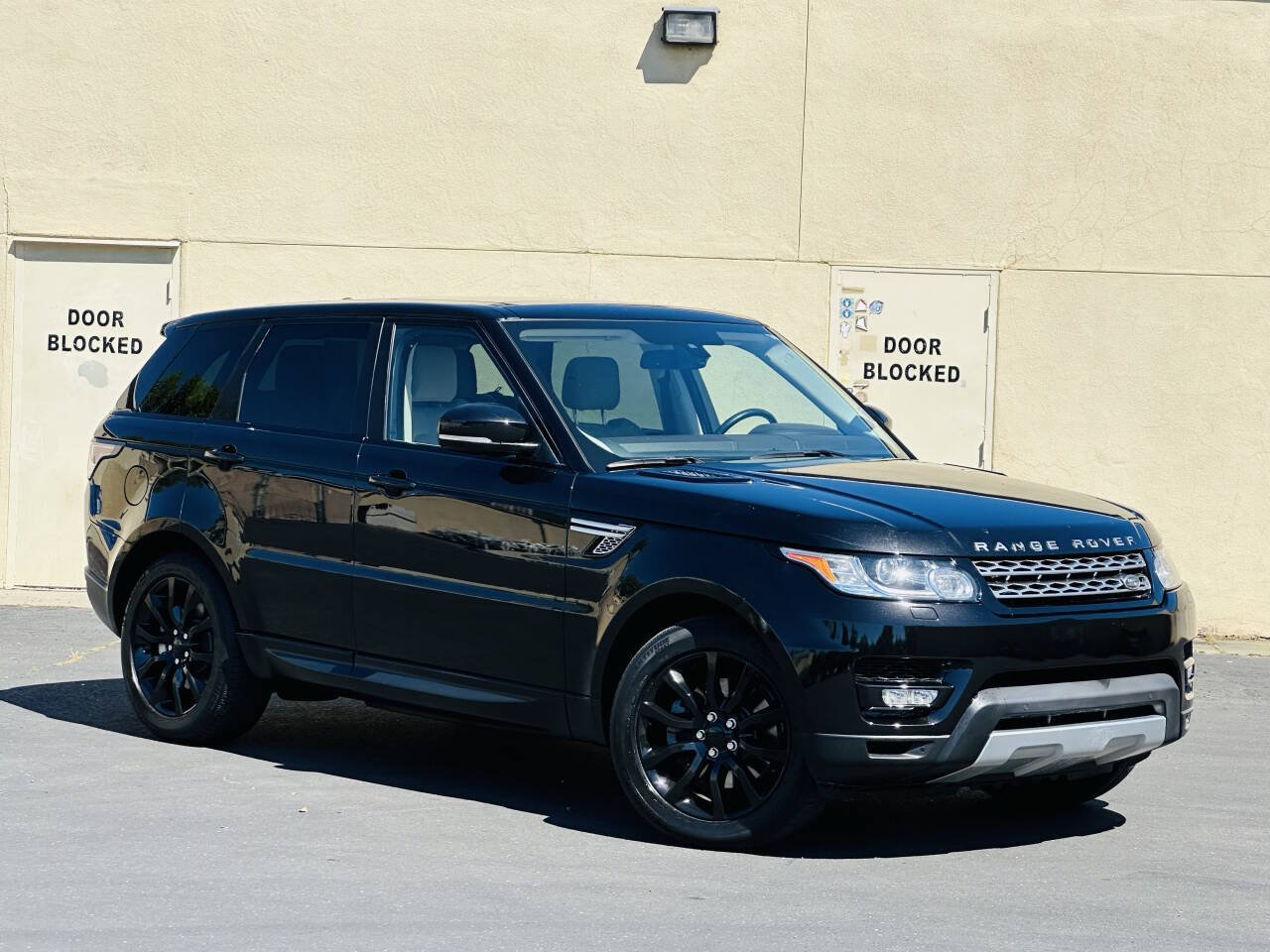 Used 2014 Land Rover Range Rover Sport HSE AWD/4WD image 2