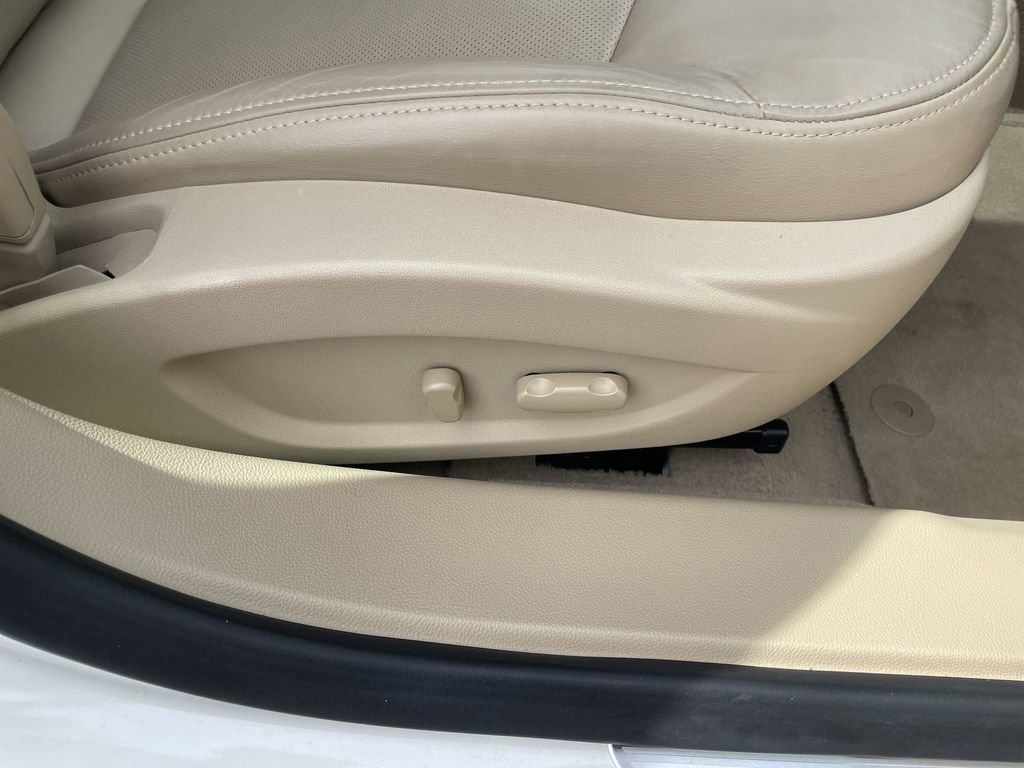Used 2013 Buick LaCrosse Touring FWD image 34