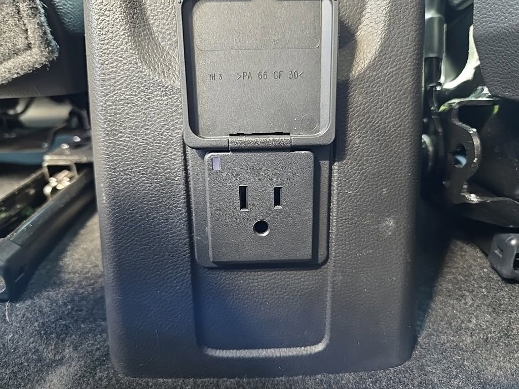 Used 2022 Buick Encore Preferred w/ Safety Package image 38