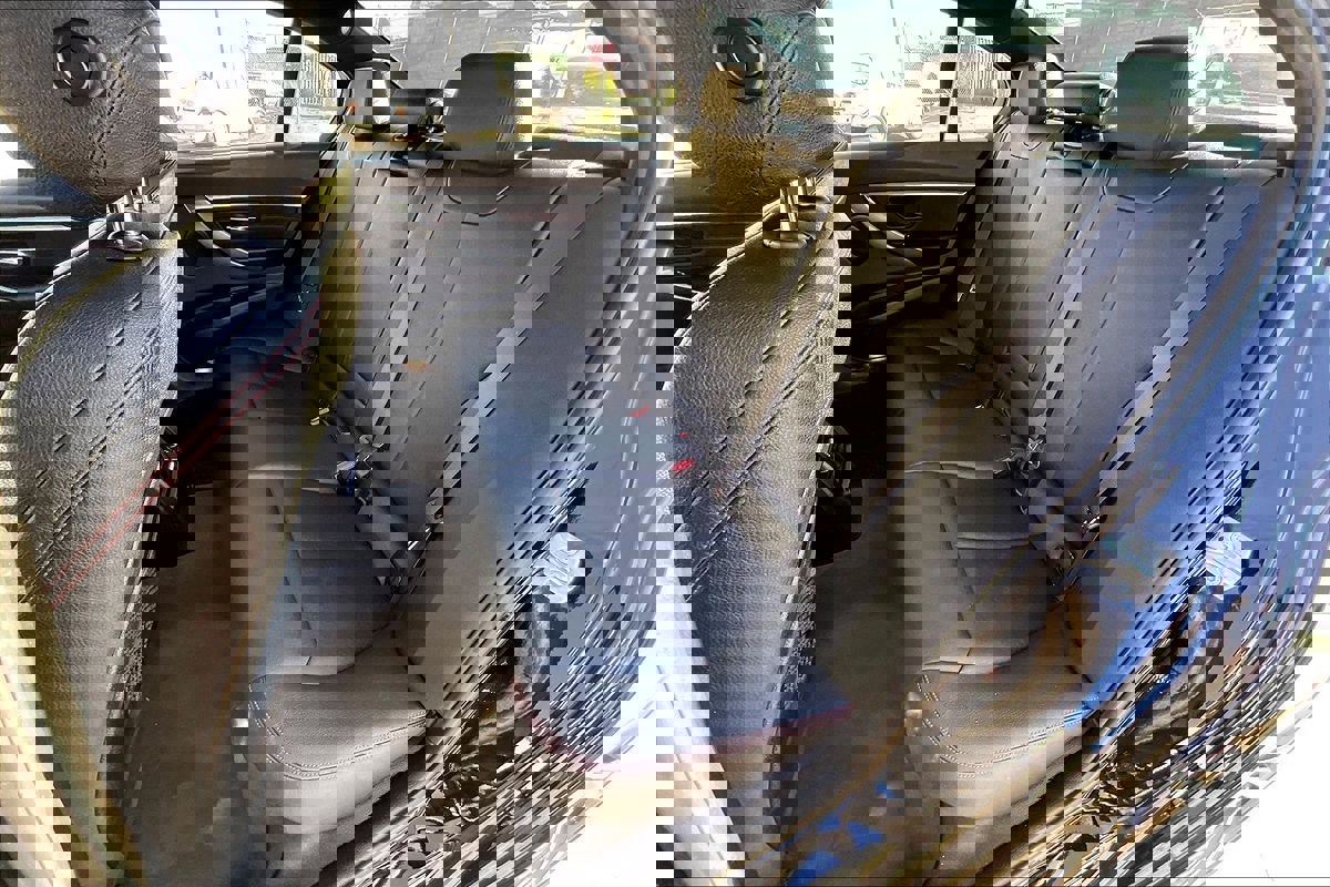 Used 2018 BMW 330i Sedan w/ Shadow Sport Edition image 26