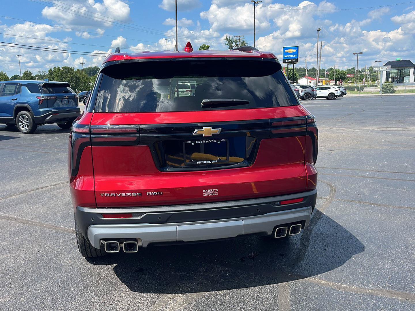 New 2026 Chevrolet Traverse LT w/ Driver Confidence Package AWD/4WD image 4