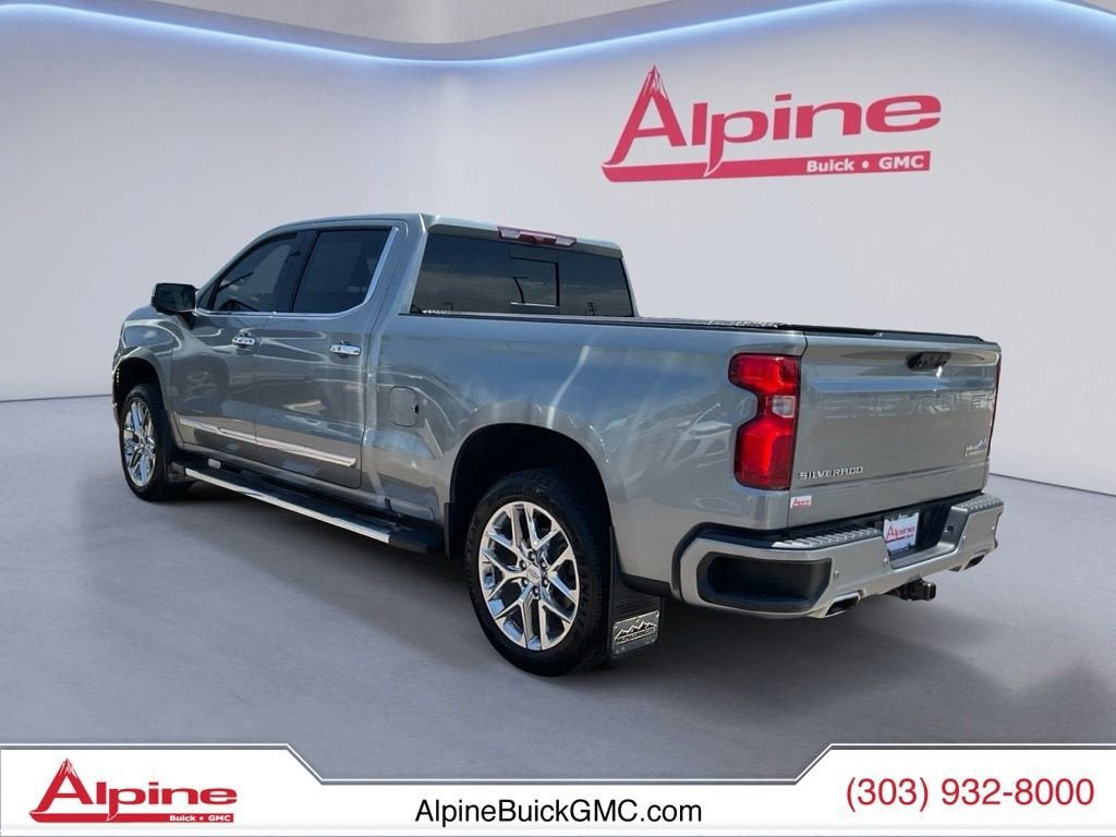 Used 2023 Chevrolet Silverado 1500 High Country w/ High Country Premium Package AWD/4WD image 3