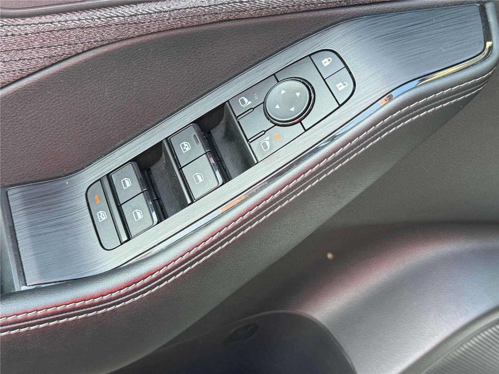 Used 2023 Nissan Rogue SV image 21