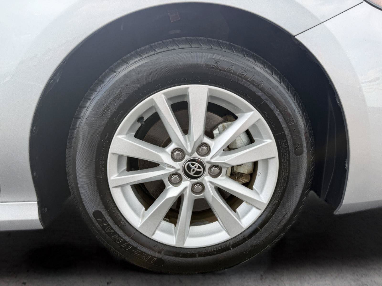 Used 2025 Toyota Camry LE FWD image 9