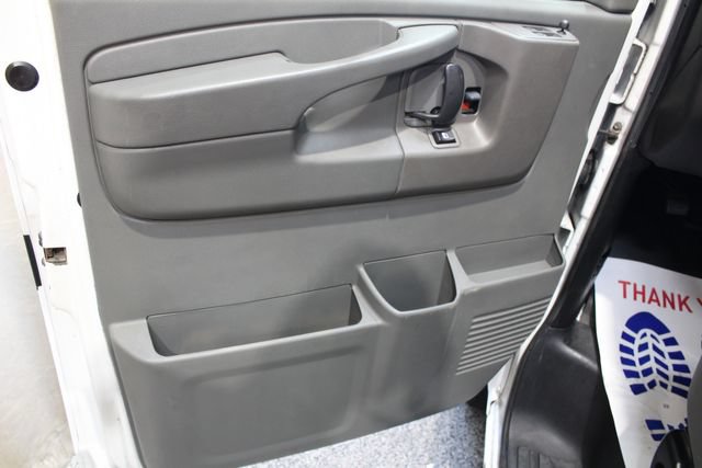 Used 2008 Chevrolet Express 3500 RWD image 22