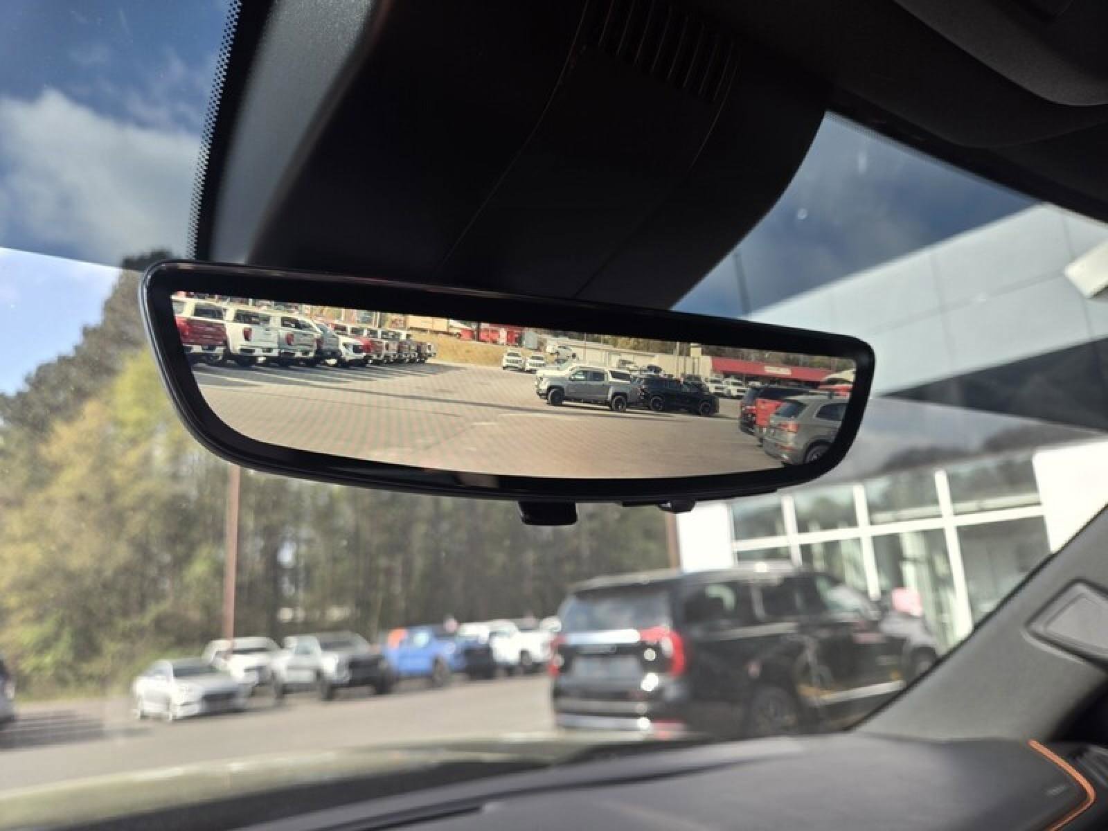 Used 2024 GMC Sierra 1500 AT4 w/ Technology Package AWD/4WD image 14