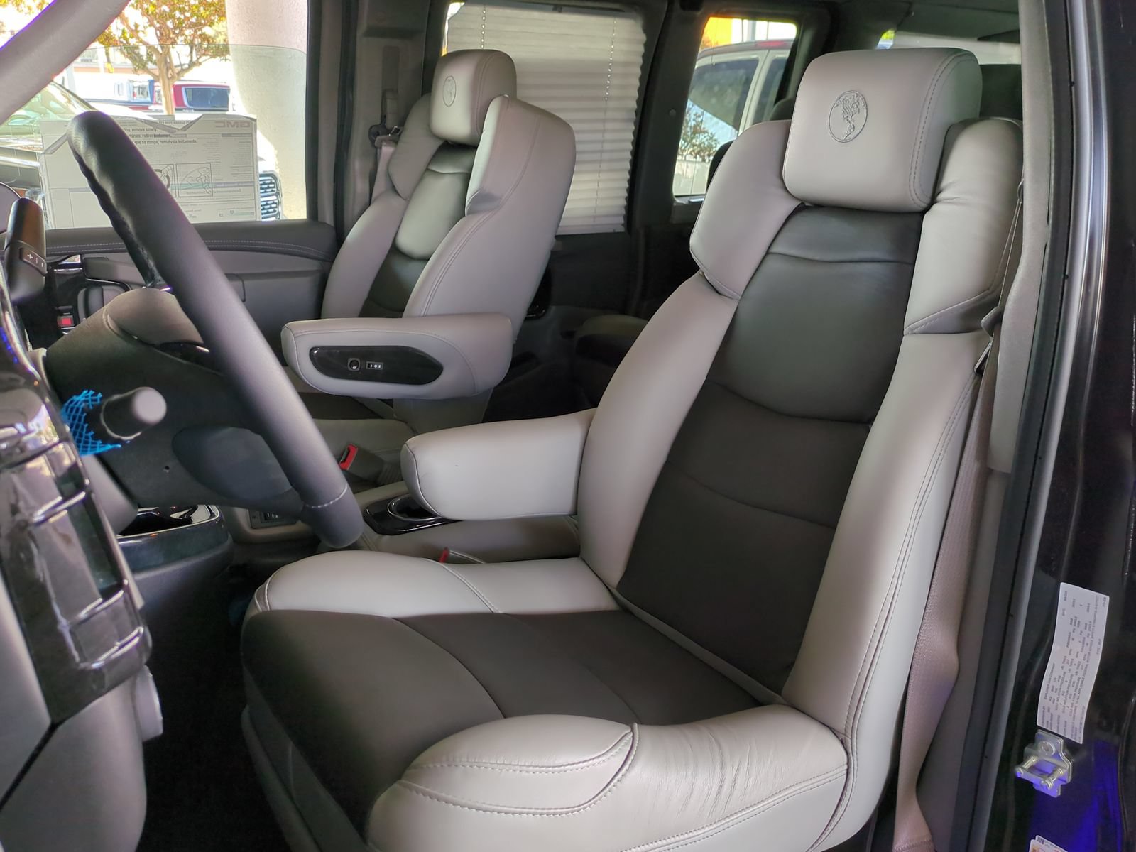 New 2025 GMC Savana 2500 Extended w/ Driver Convenience Package RWD image 83