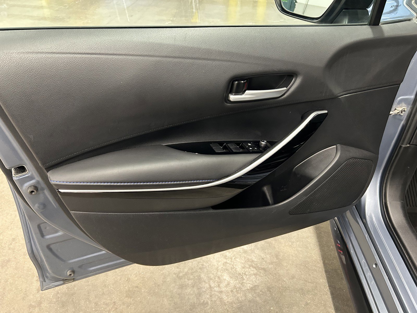 Used 2020 Toyota Corolla XSE image 15