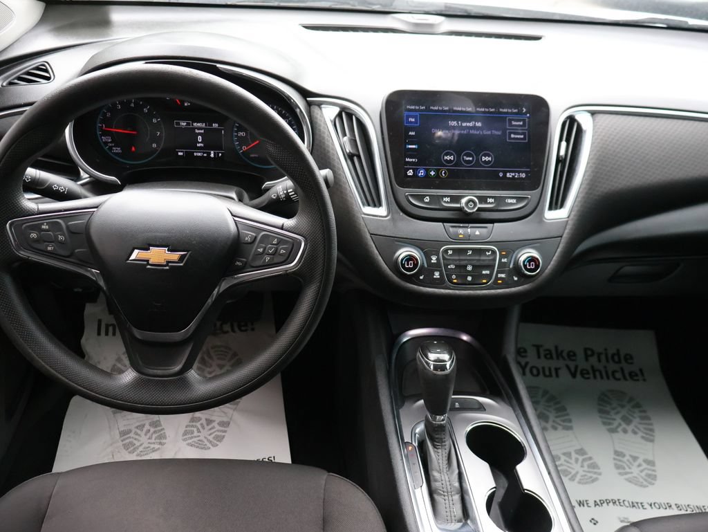 Used 2020 Chevrolet Malibu LT FWD image 19