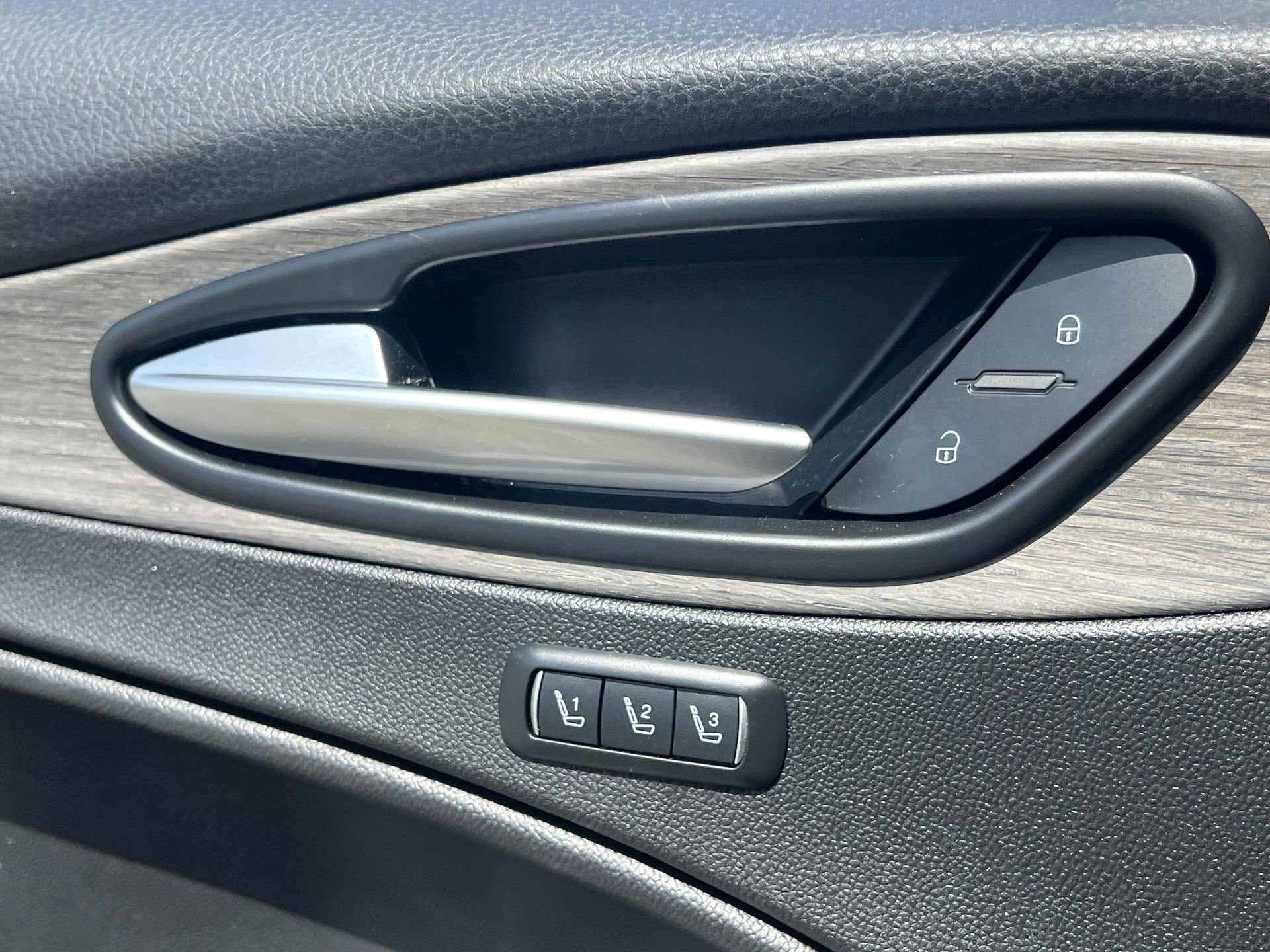 Used 2023 Alfa Romeo Stelvio Ti image 18