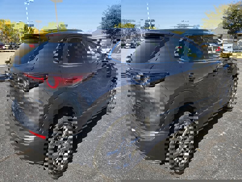 Used 2021 MAZDA CX-30 FWD 2.5 S w/ Select Package image 3