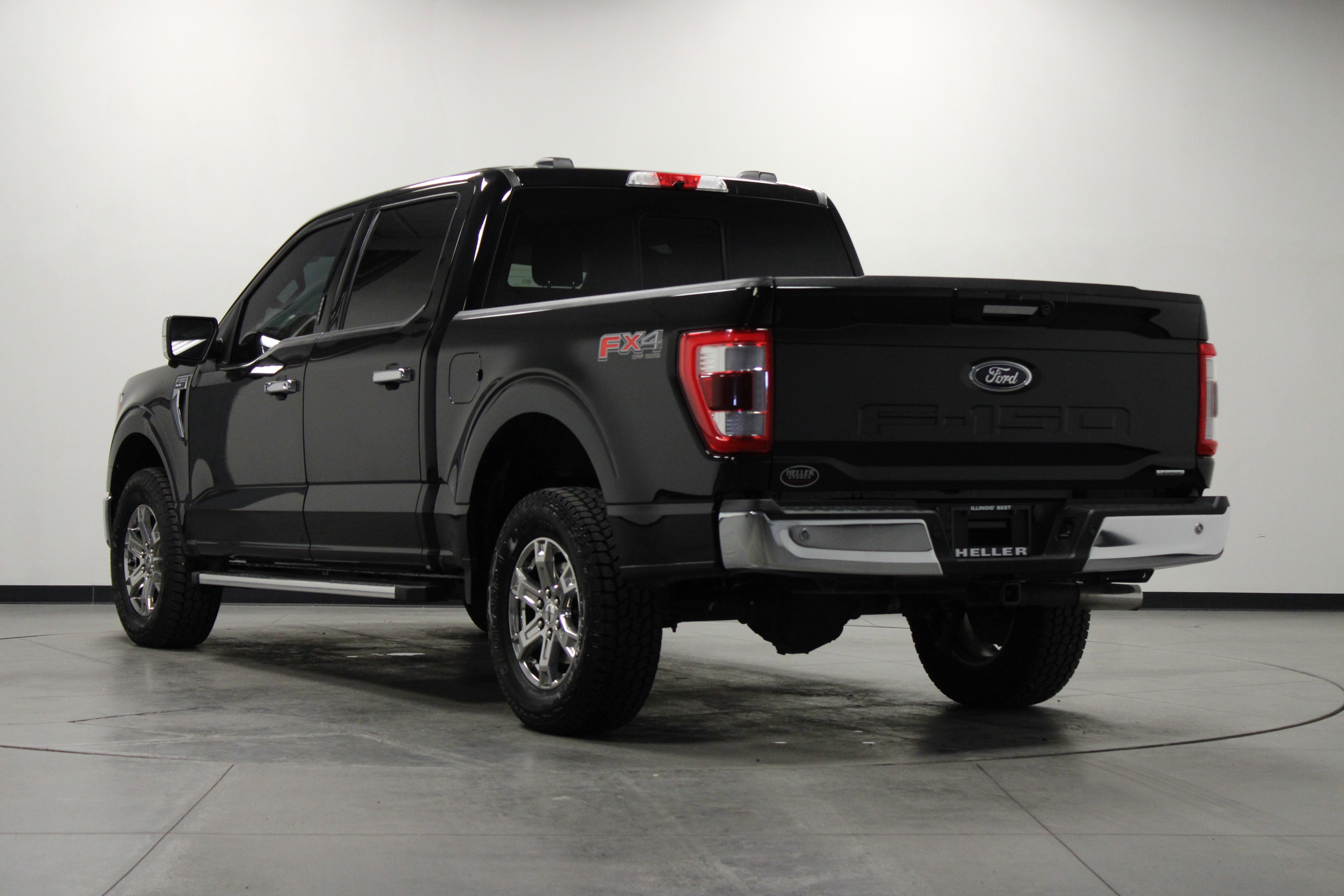 Used 2023 Ford F150 Lariat w/ Trailer Tow Package image 6