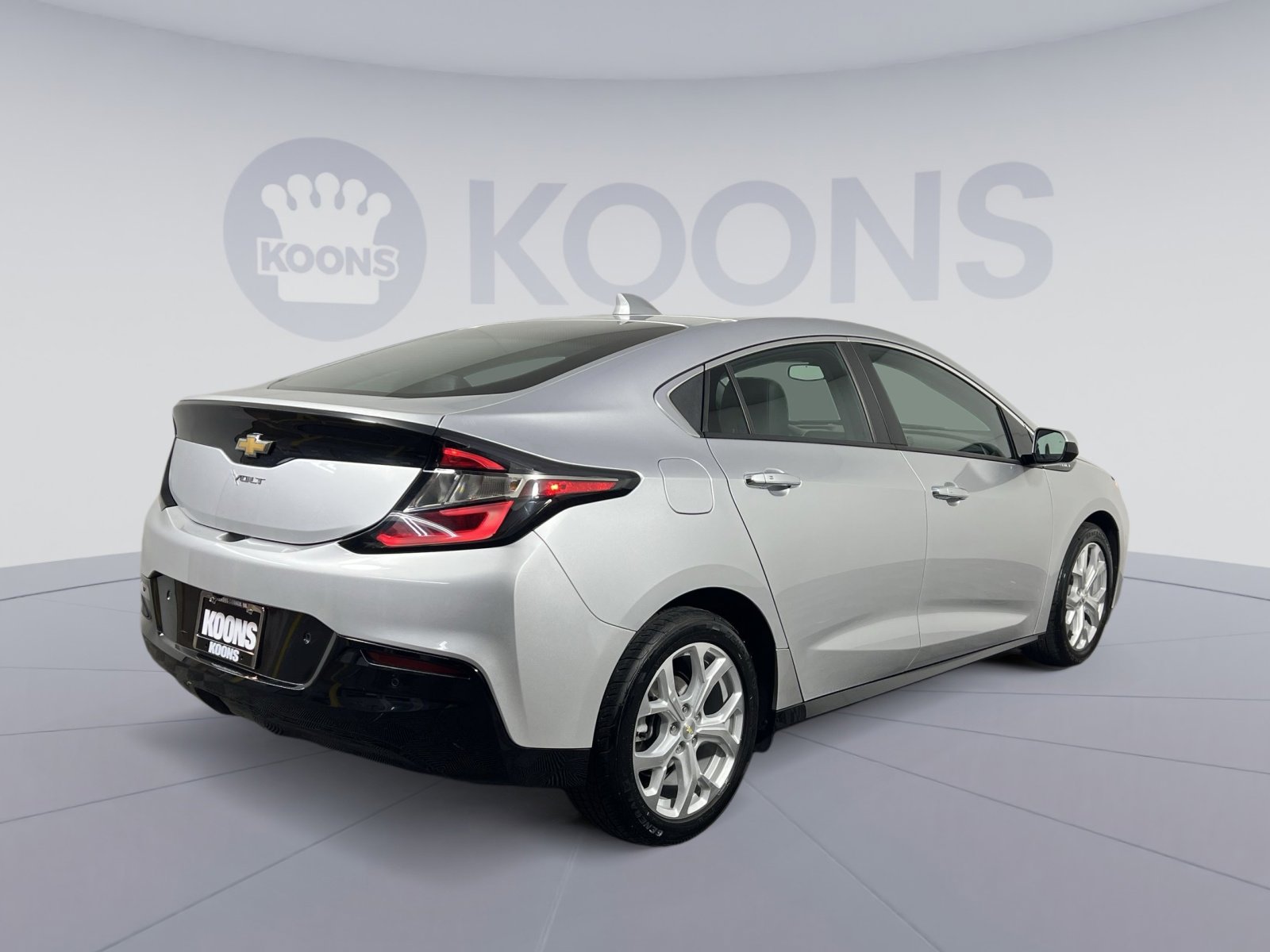 Used 2017 Chevrolet Volt Premier w/ Driver Confidence II Package image 7