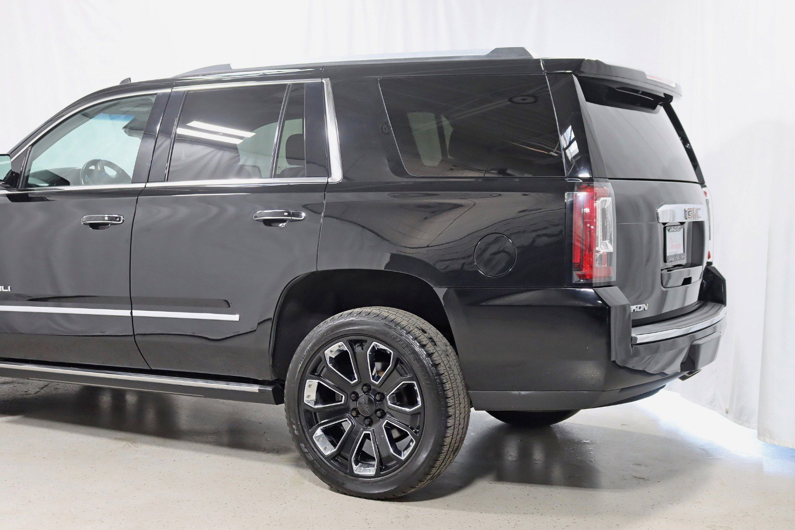 Used 2018 GMC Yukon Denali w/ Denali Ultimate Package image 10