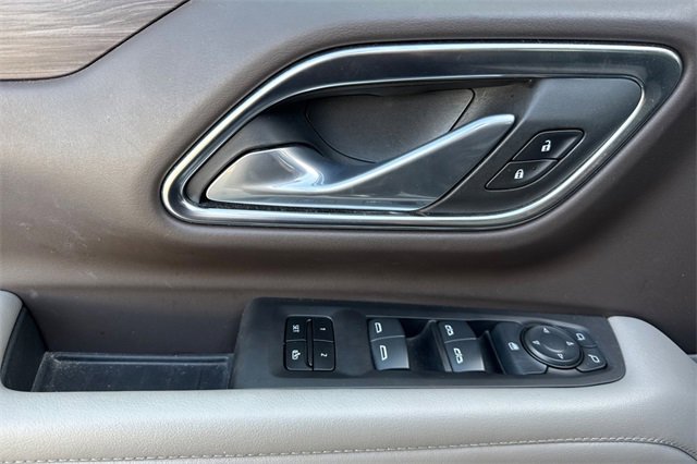 Used 2024 Chevrolet Suburban LT image 11