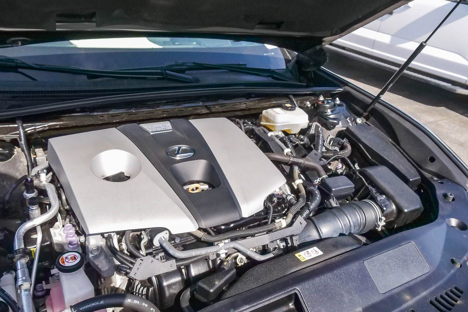 Used 2019 Lexus ES 300h w/ Accessory Package 2 image 25