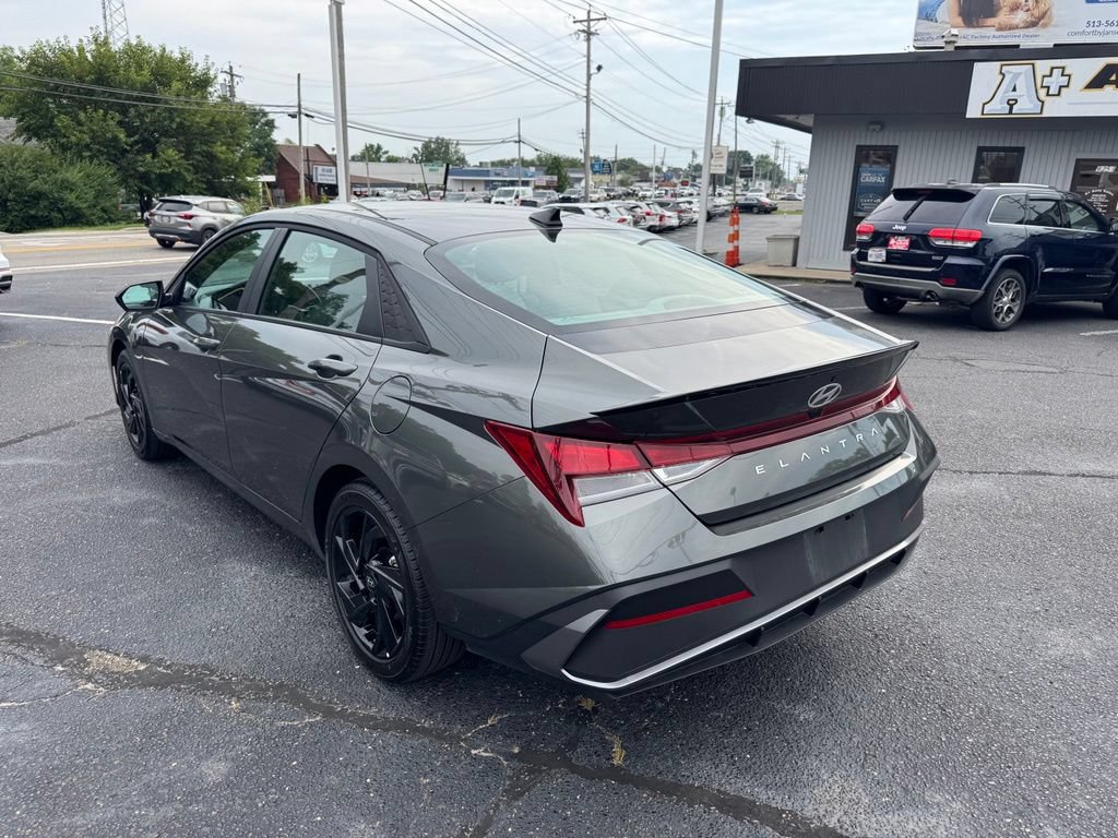 Used 2026 Hyundai Elantra Sport FWD image 8