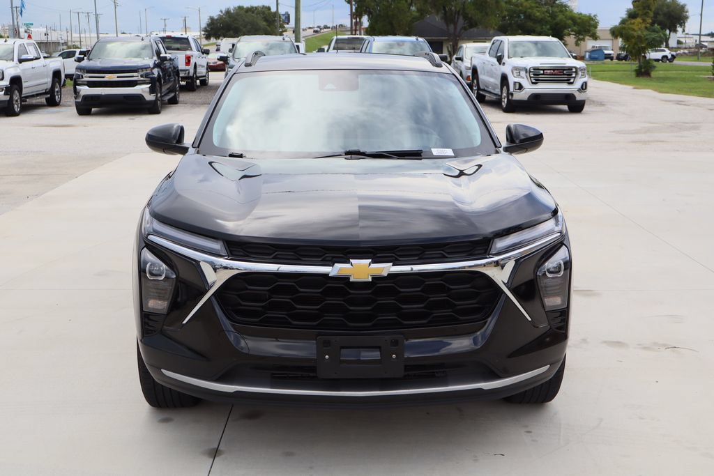 Used 2025 Chevrolet Trax LT FWD image 4