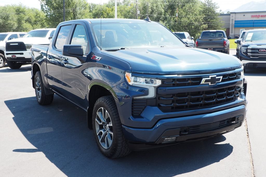 Used 2022 Chevrolet Silverado 1500 RST AWD/4WD image 3