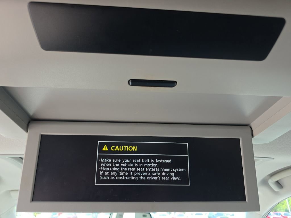 Used 2012 Toyota Sienna XLE w/ XLE Navigation Pkg image 30