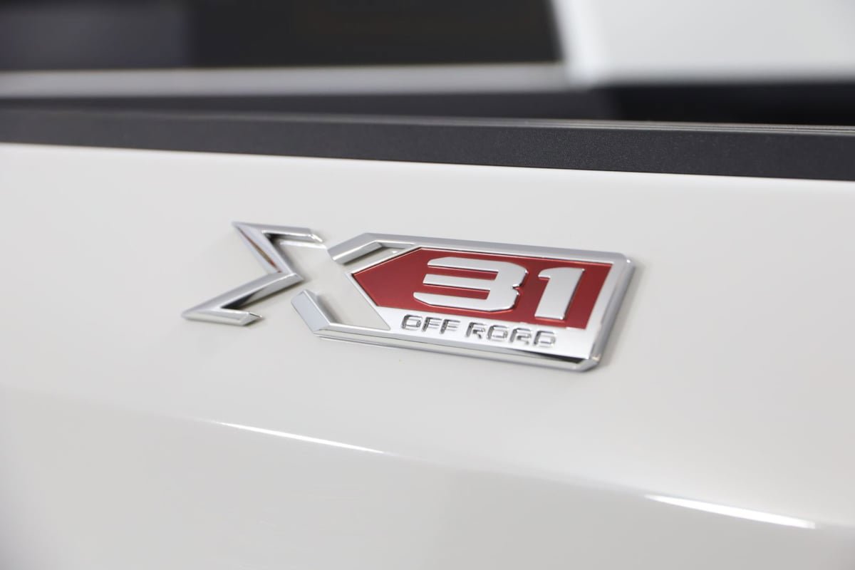 Used 2023 GMC Sierra 1500 SLT w/ SLT Convenience Package AWD/4WD image 27