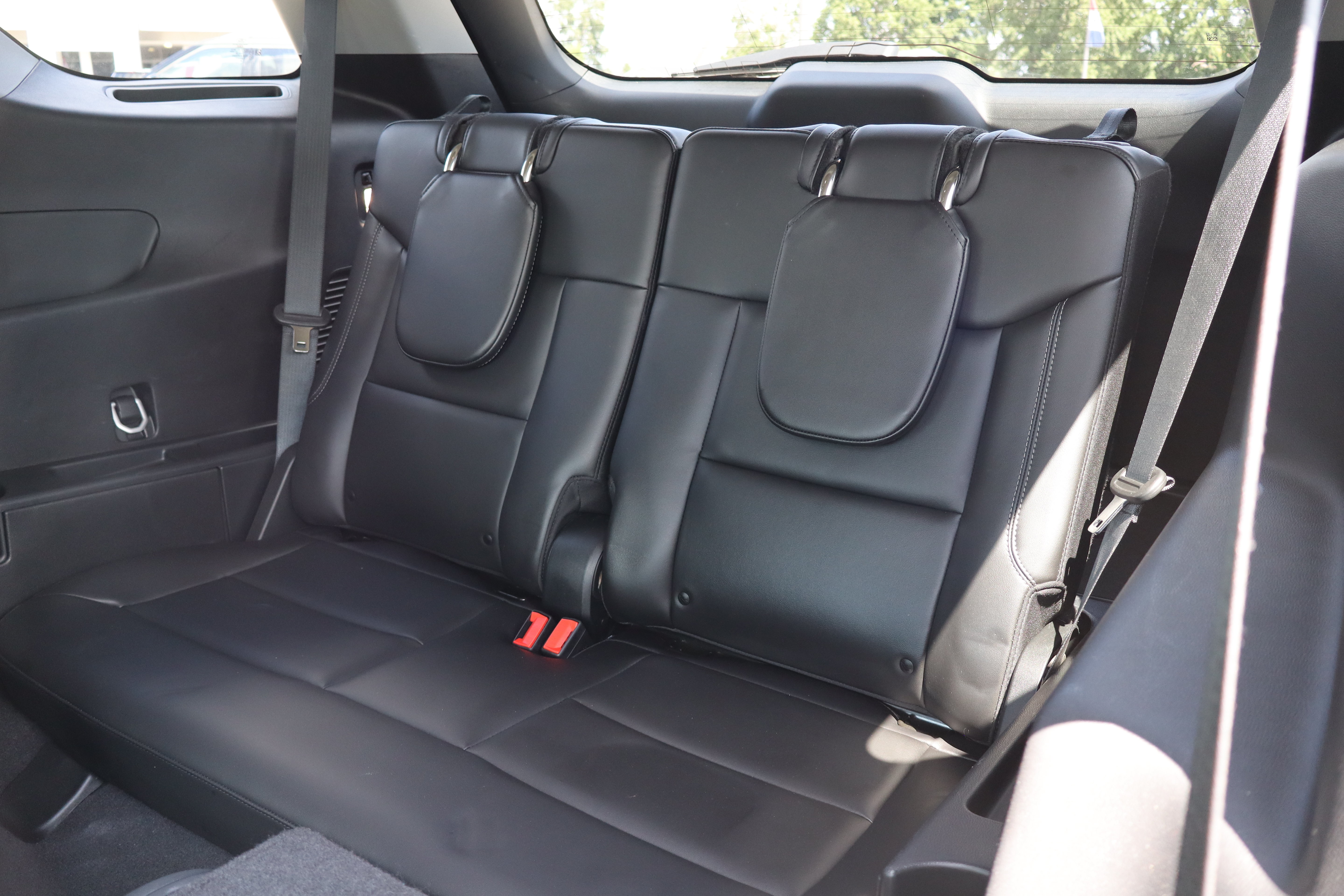 Used 2023 Ford Explorer XLT w/ Equipment Group 202A AWD/4WD image 11