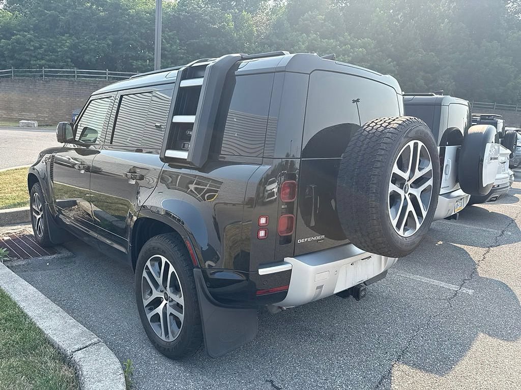 Used 2022 Land Rover Defender 110 XS Edition AWD/4WD image 8