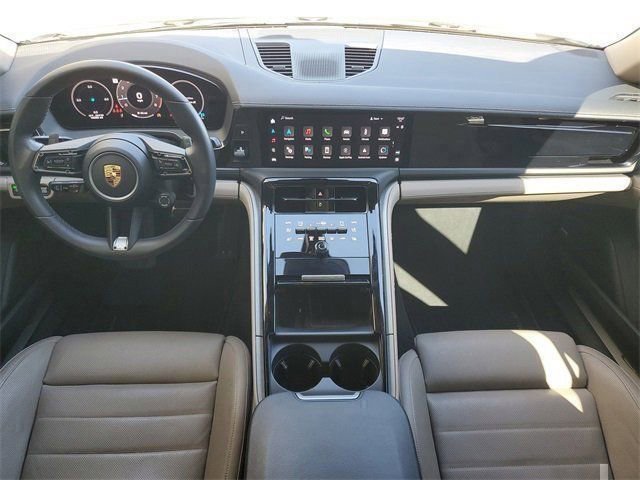 Certified 2025 Porsche Panamera image 38