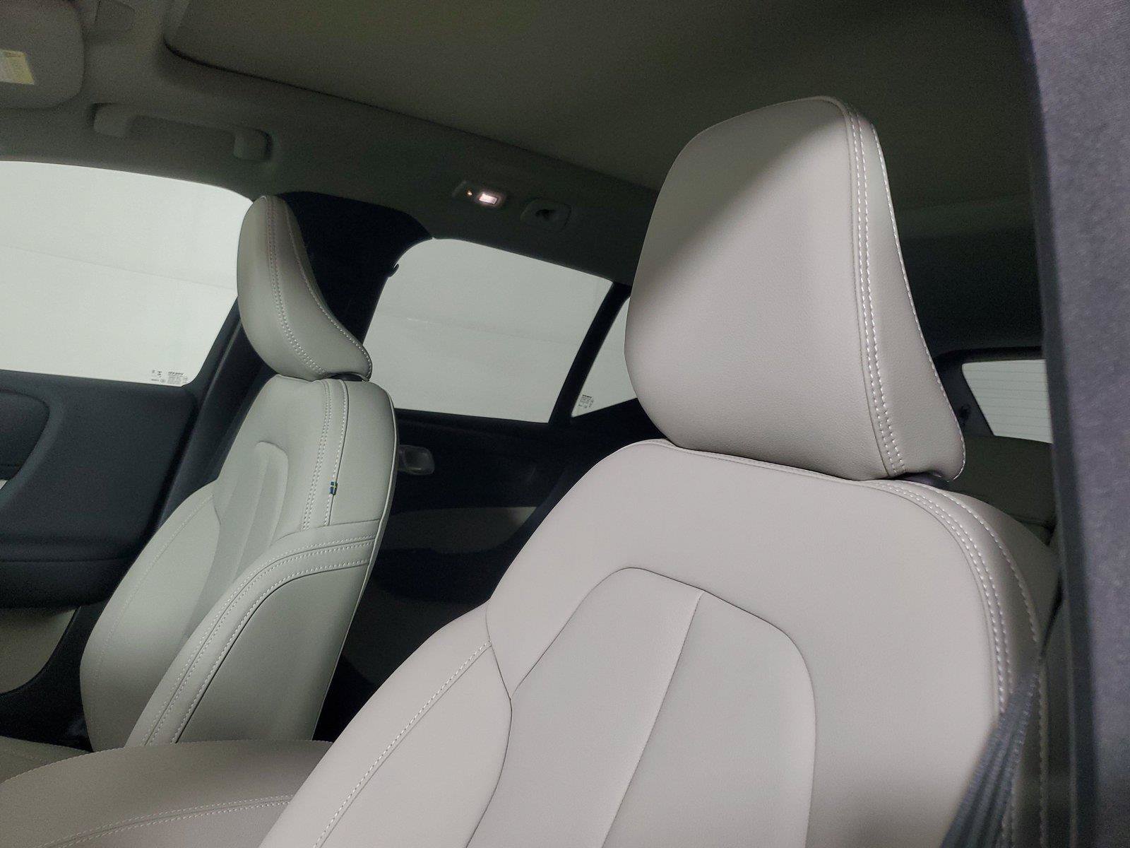 New 2026 Volvo XC40 B5 Plus w/ Protection Package Premier AWD/4WD image 23