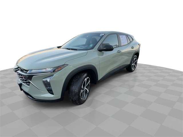 Certified 2024 Chevrolet Trax RS w/ Driver Confidence Package image 4