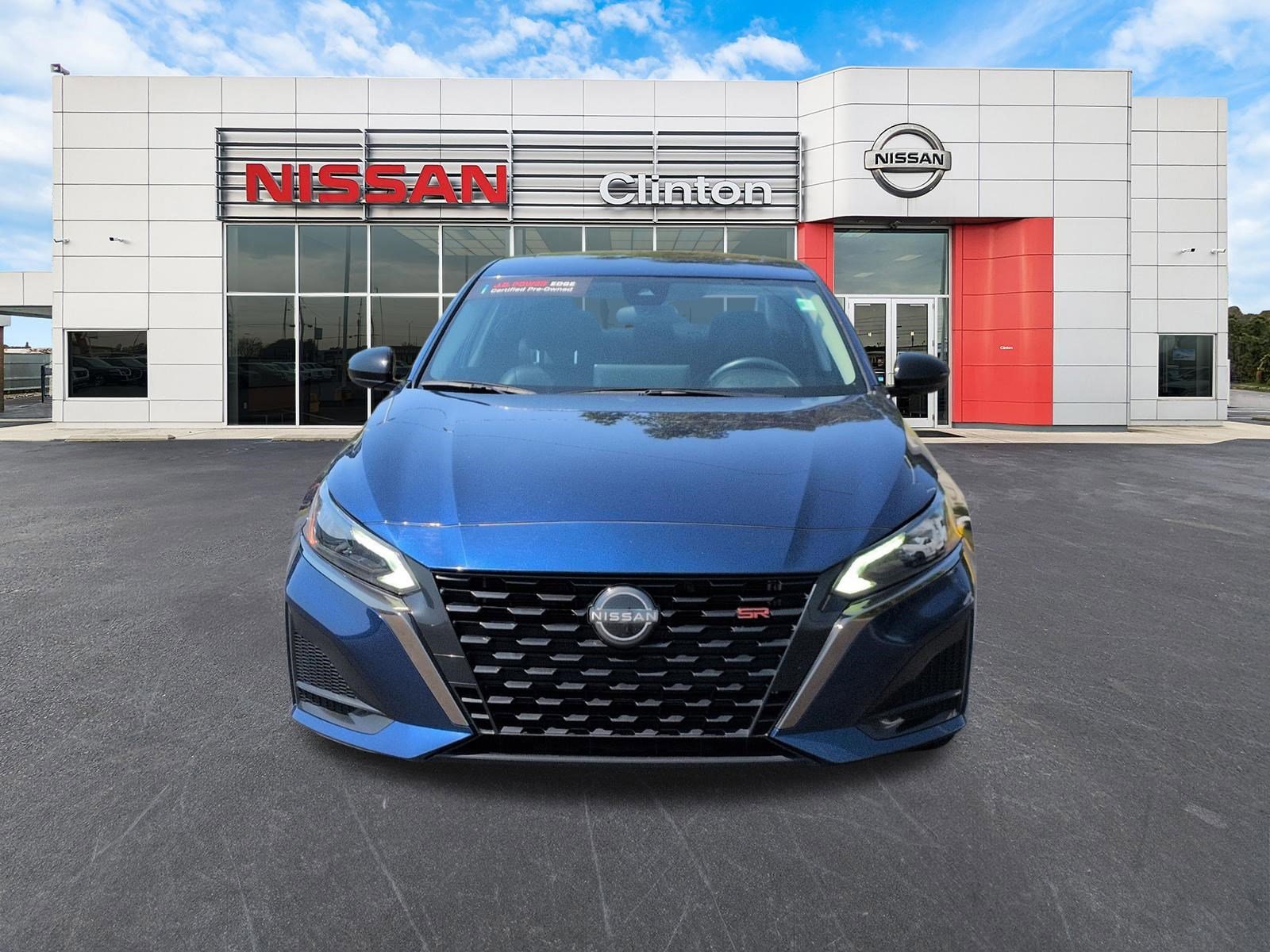 Used 2024 Nissan Altima 2.5 SR w/ SR Premium Package AWD/4WD image 8