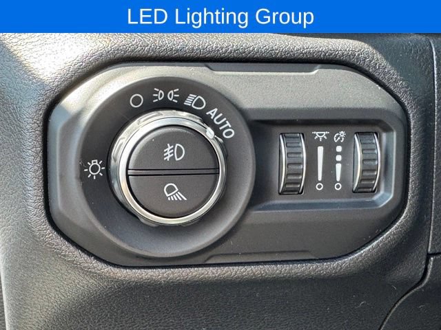 Used 2021 Jeep Gladiator Overland w/ LED Lighting Group AWD/4WD image 13