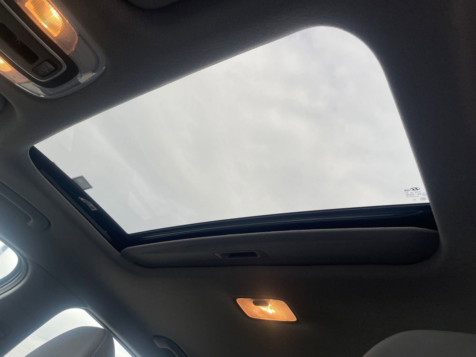 Used 2025 Hyundai Elantra SEL image 30