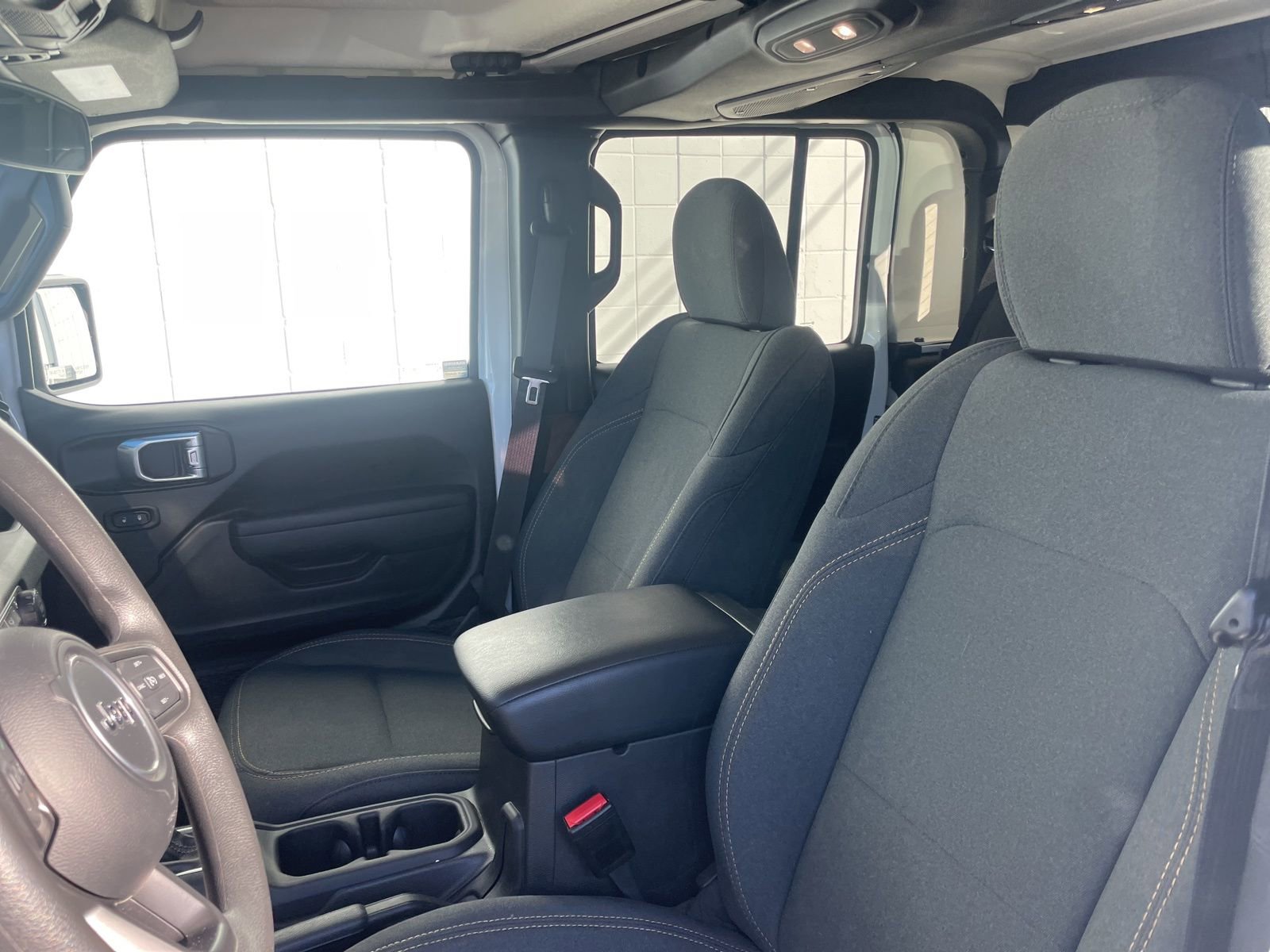 Used 2025 Jeep Gladiator Sport image 8