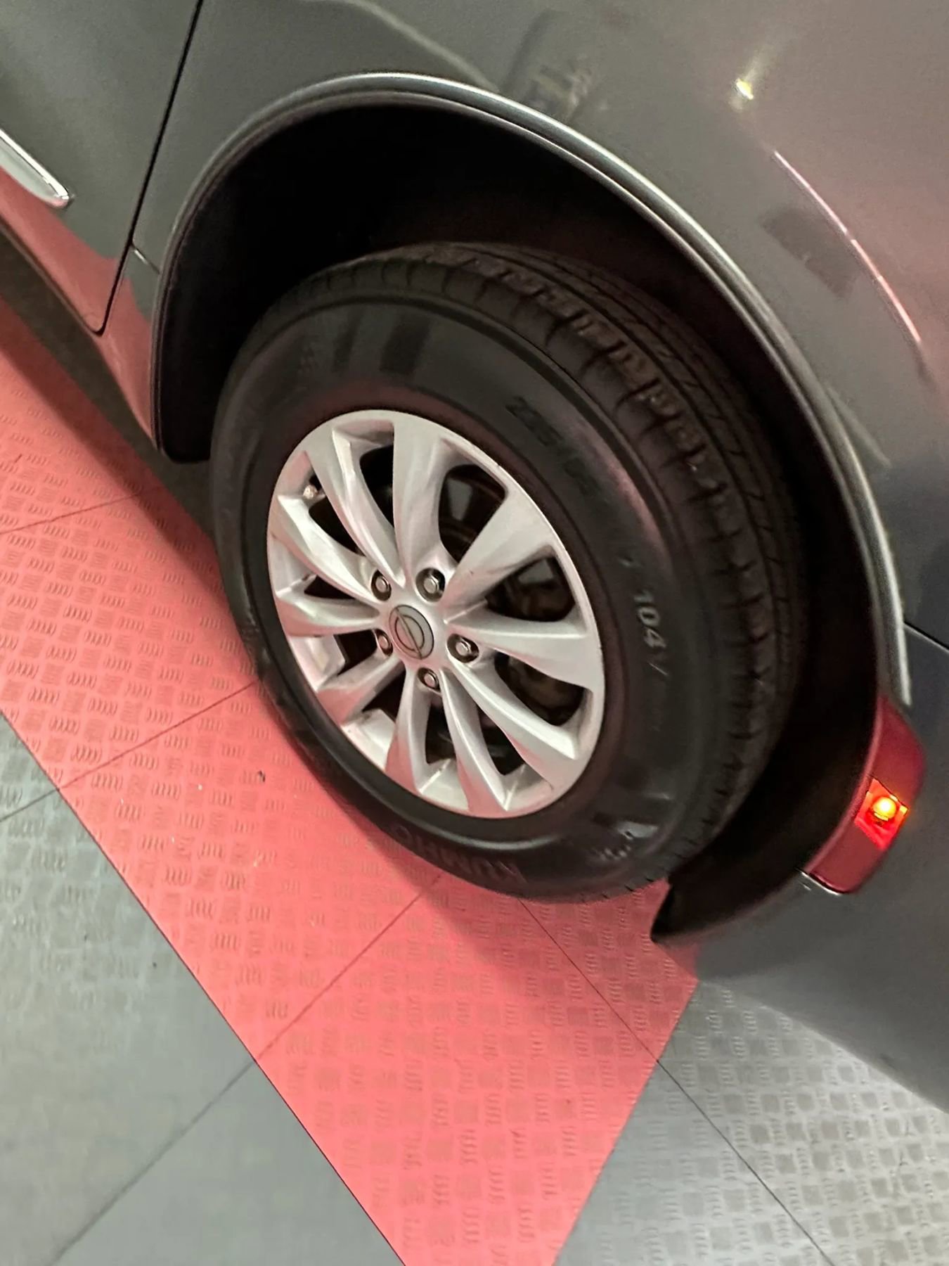 Used 2017 Chrysler Pacifica Touring-L FWD image 34
